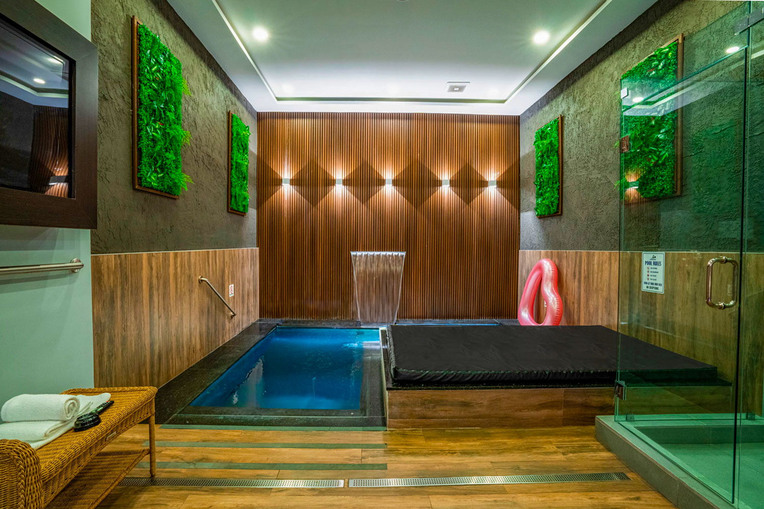Suite Pool
