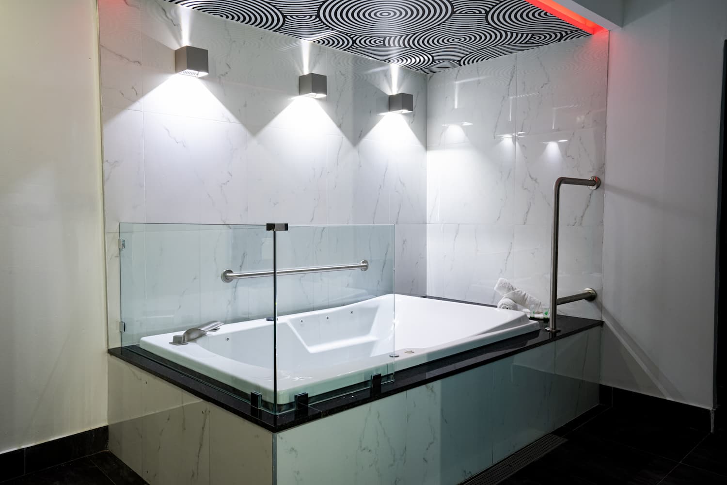 jacuzzi-vip-cover-2